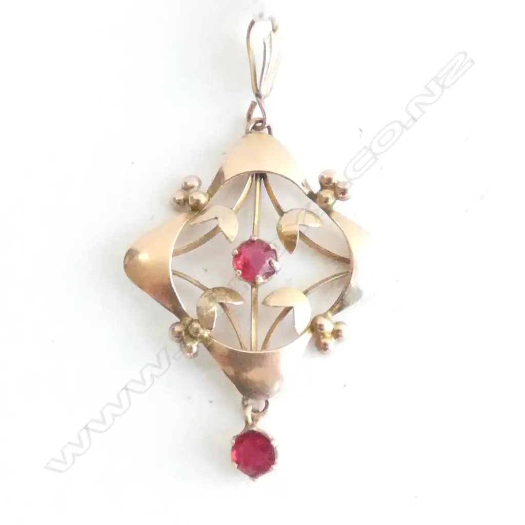 (19256)EDWARDIAN 9CT GOLD & RED STONE PENDANT Image 1++