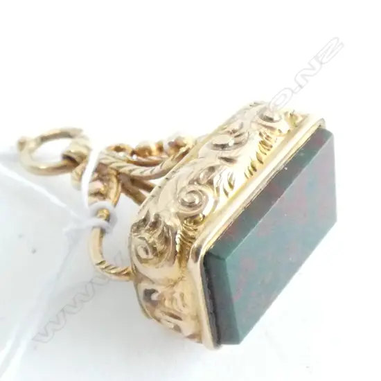 (18415) ANTIQUE 9CT FANCY GOLD FOB SEAL BLOODSTONE PANEL