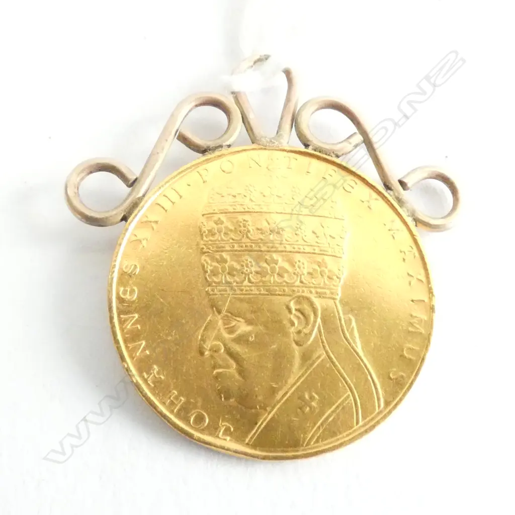 VATICAN CITY GOLD COIN JOHANNES XXII WITH GOLD MOUNT Image 1++