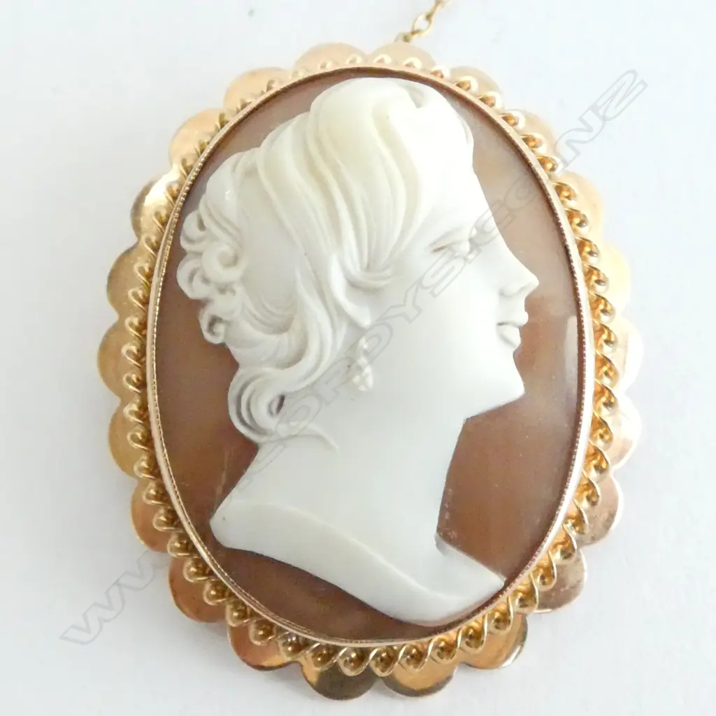 VINTAGE 9CT CARVED PORTRAIT CAMEO BROOCH Image 1++