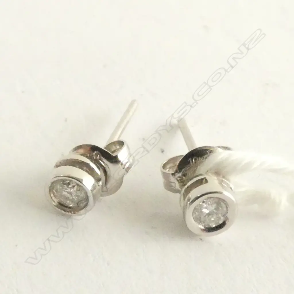 EARRINGS, STUDS, 18ct WHITE GOLD, EACH STONE APPROX 0.1 OF A CARAT Image 1++