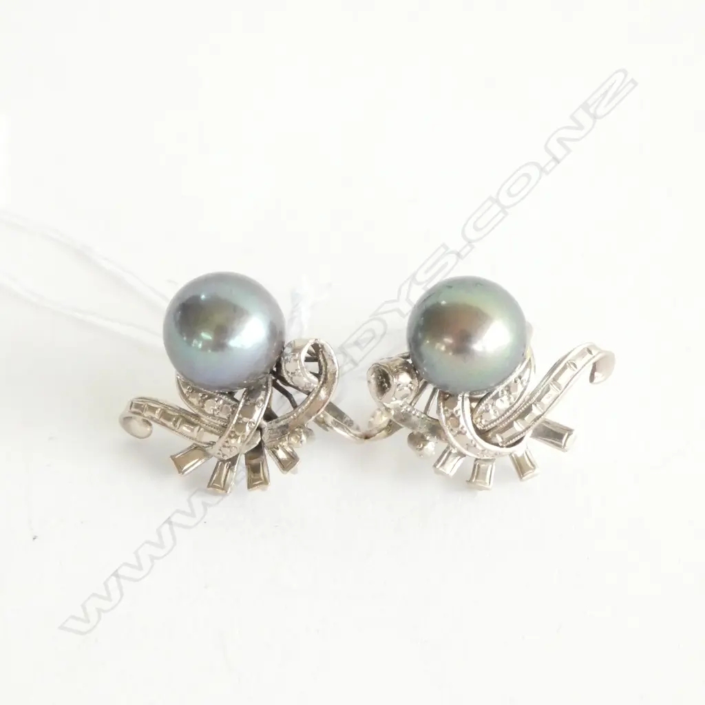 14CT WHITE GOLD & TAHITIAN BLACK PEARL EARRINGS SCREW FITTINGS Image 1++