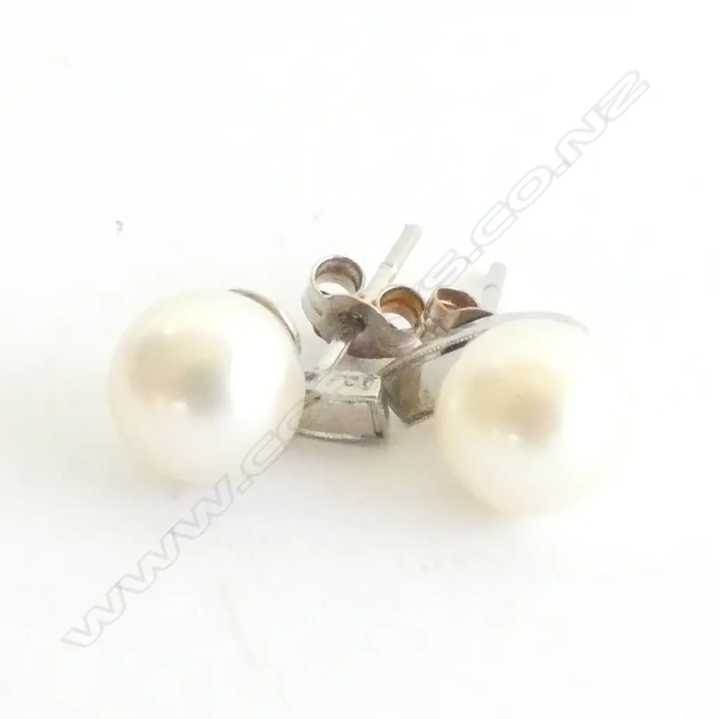 PAIR 18CT WHITE GOLD AND PEARL EARRINGS Image 1++