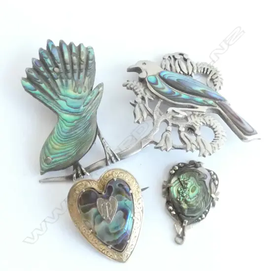 ASST SILVER & GOLD NZ PAUA JEWELLERY (one pin absent)