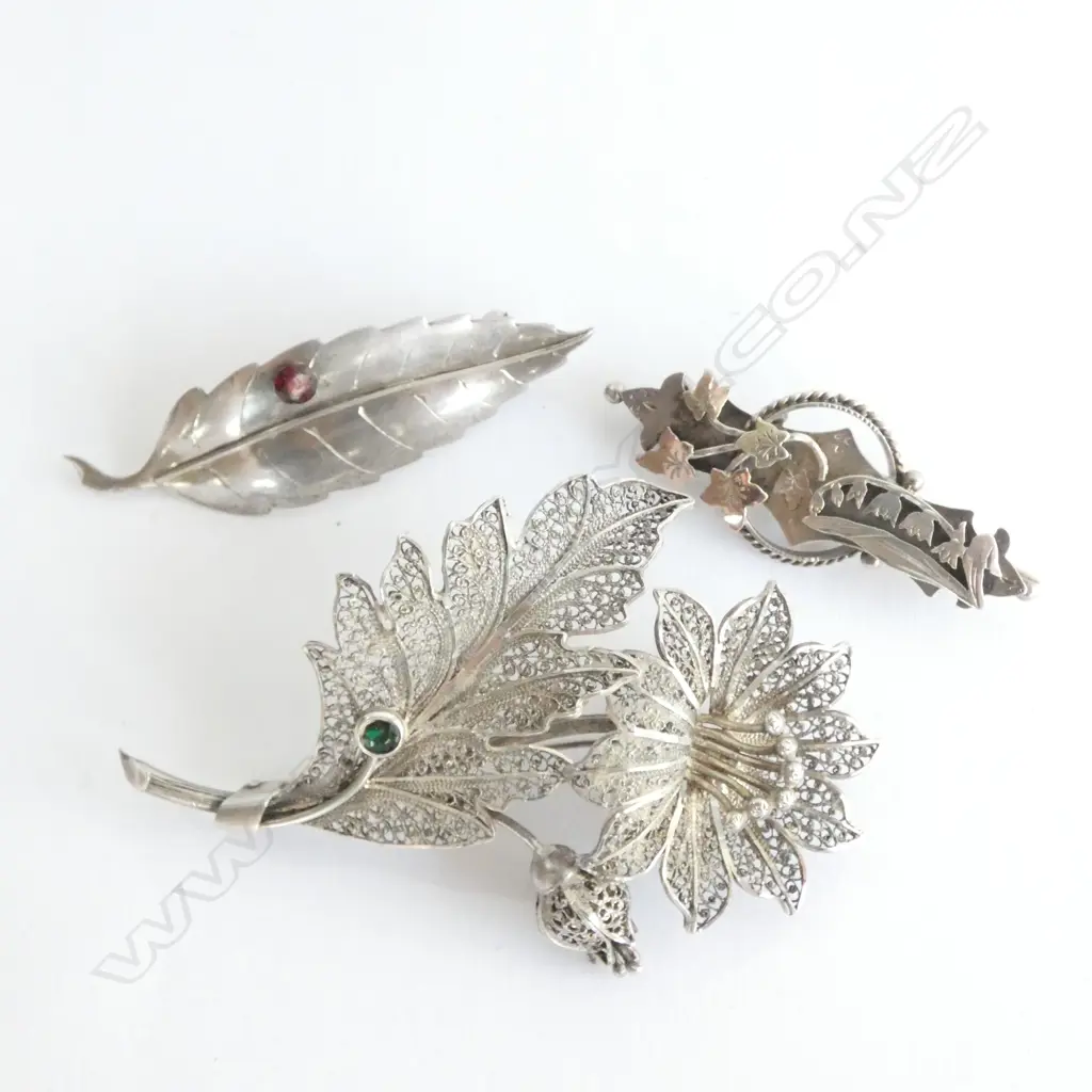 SILVER BROOCHES Image 1++