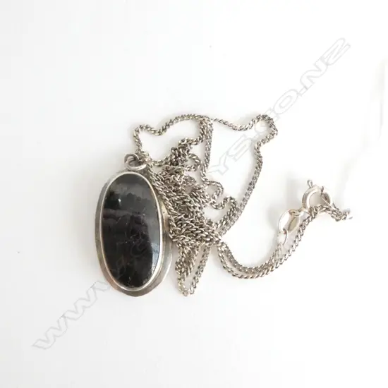 SILVER 'SHIPTONIA' AMETHYST PENDANT AND CHAIN