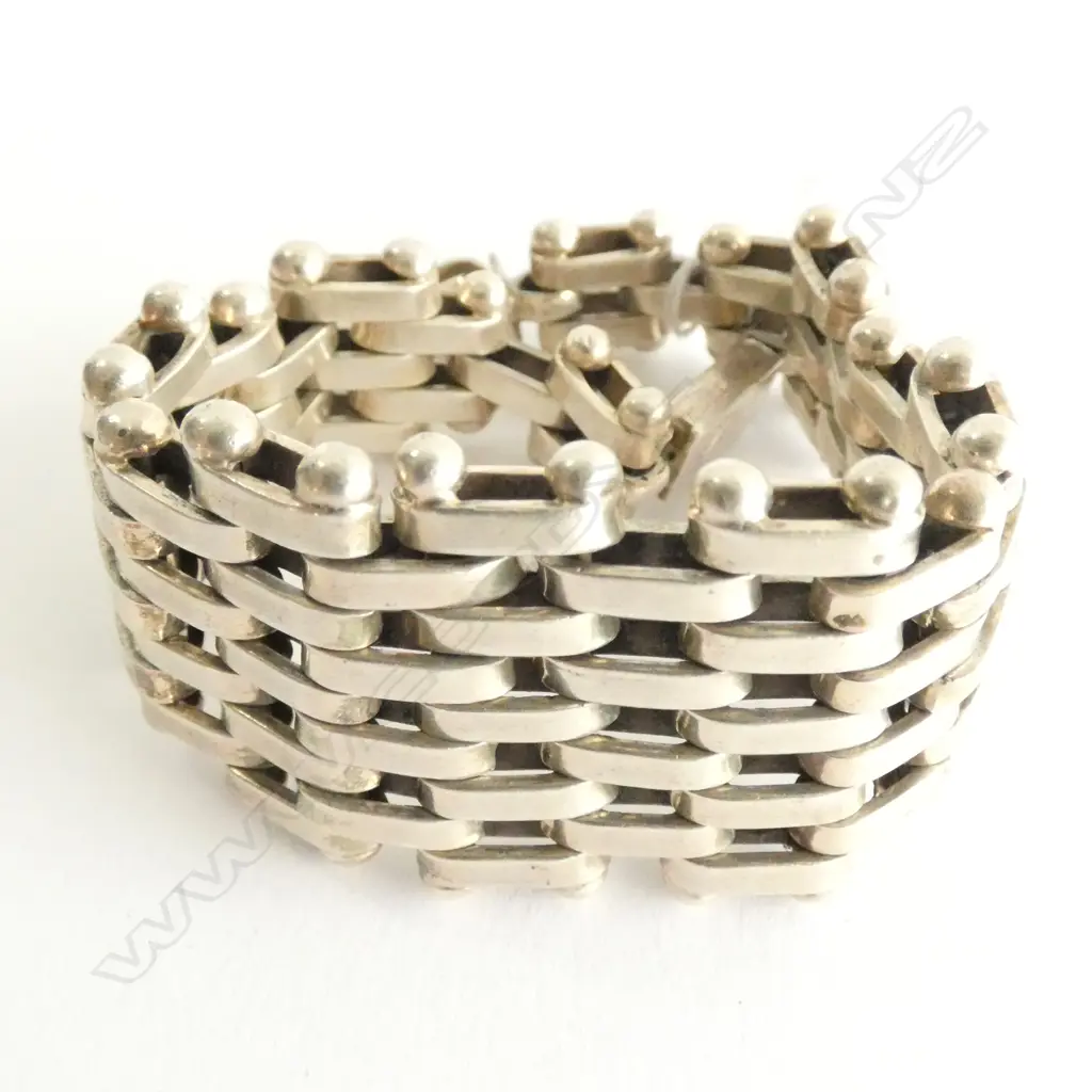 (18847) SILVER WIDE TAPERED GATE LINK BRACELET Image 1++
