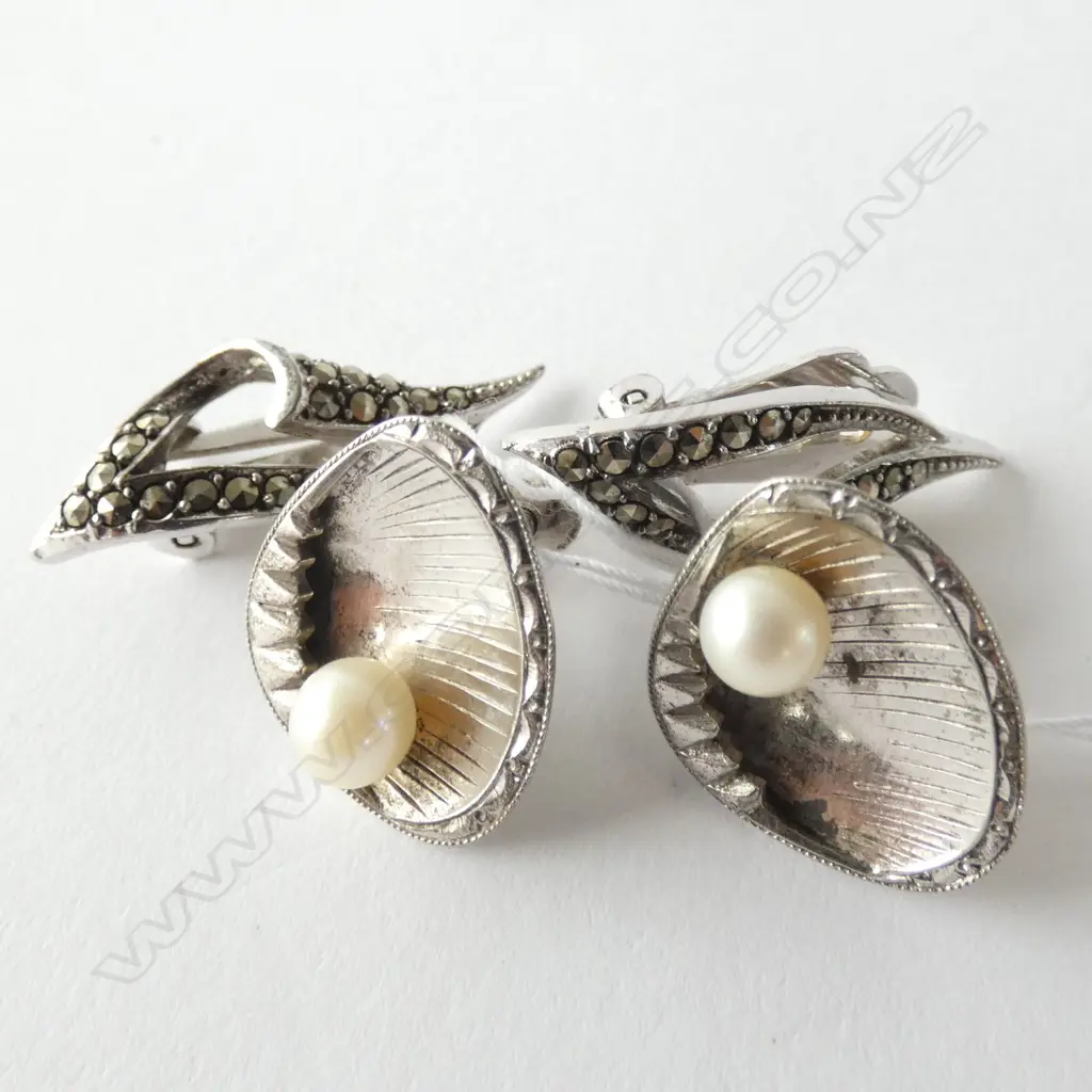 2 PR VINTAGE EARRINGS, 1 PR MARCASITE CLIP & 1 PR SCREW BACK W. PEARL Image 1++