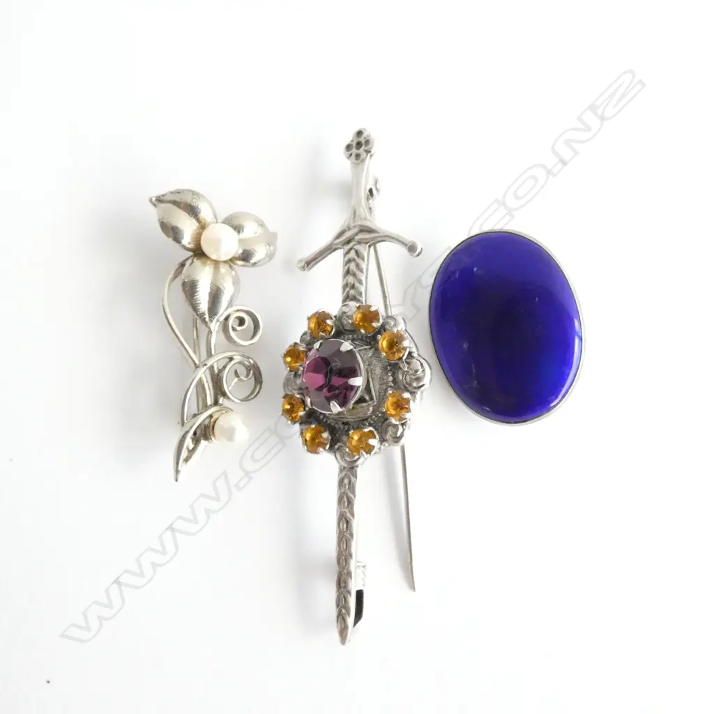 SILVER BROOCHES Image 1++