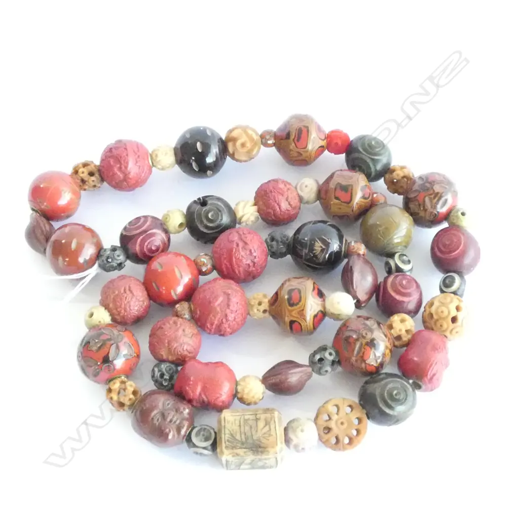 (19212)VINTAGE BONE & LACQUERED BEAD NECKLACE... Image 1++