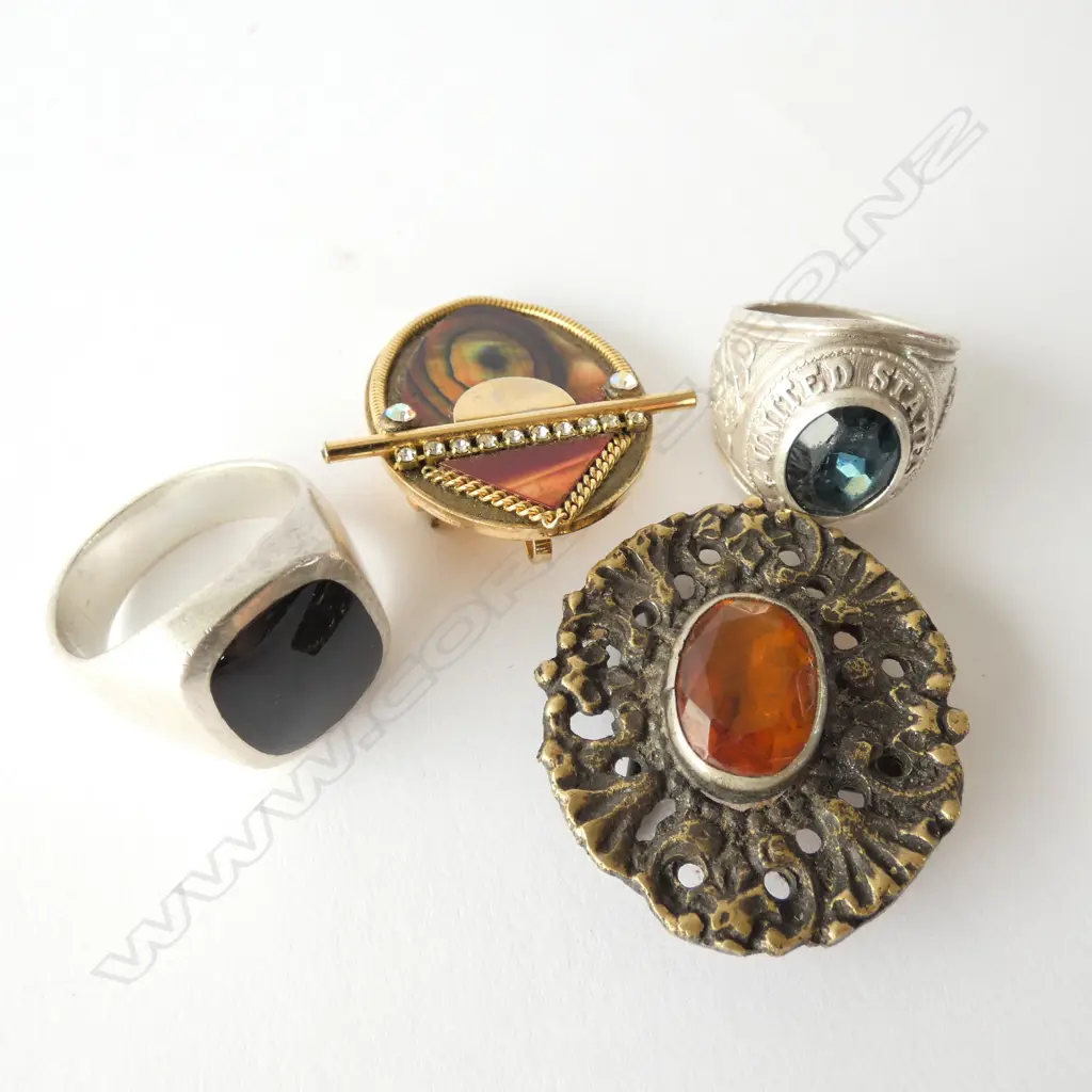 SILVER US NAVY RING AND OTHER SILVER JEWELLERY Image 1++