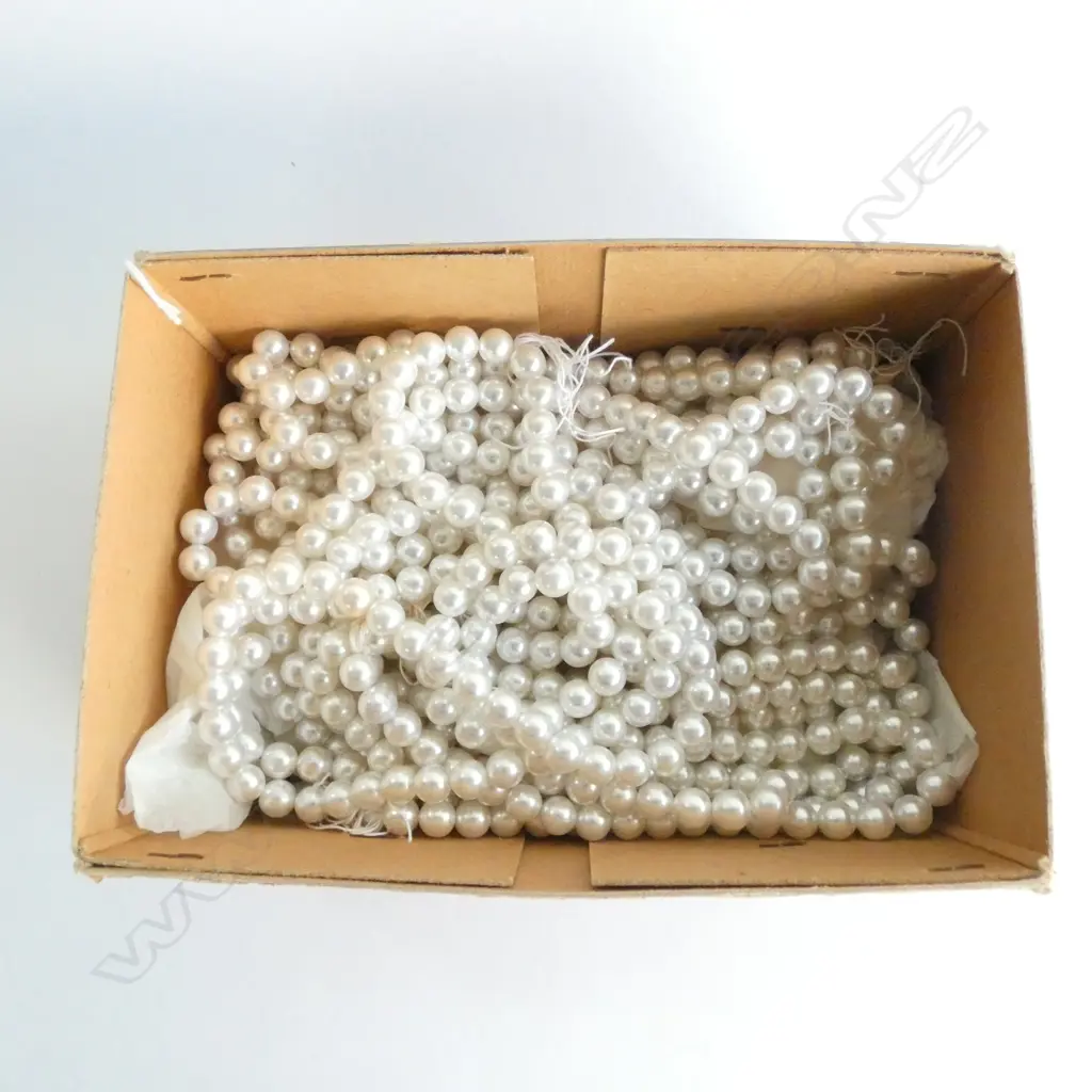 15 STRANDS VINTAGE GERMAN LARGE COSTUME PEARLS L. 740MM  Image 1++
