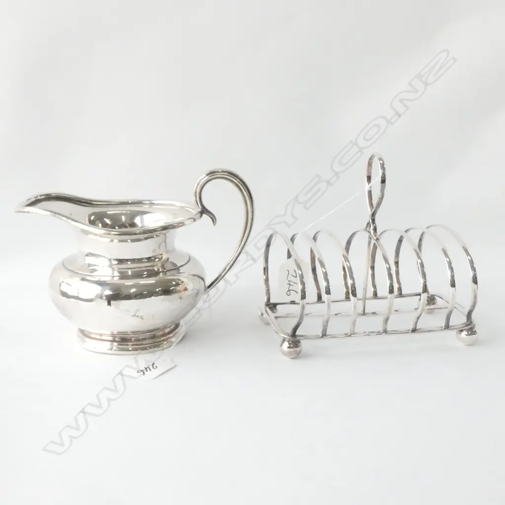 EDWARDIAN SILVER PLATE TOAST RACK AND ELKINGTON PLATE MILK JUG Image 1++