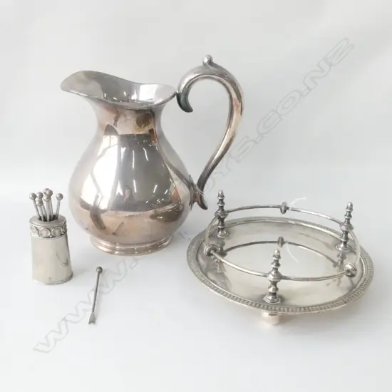 SILVER PLATE COCKTAIL FORKS (8) & HOLDER, JUG (H. 165MM) & CONDIMENT TRAY (DIA 165MM)