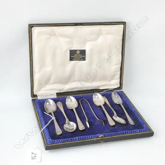 BOXED SILVER TEASPOON/TONGS SET SHEFFIELD 1918