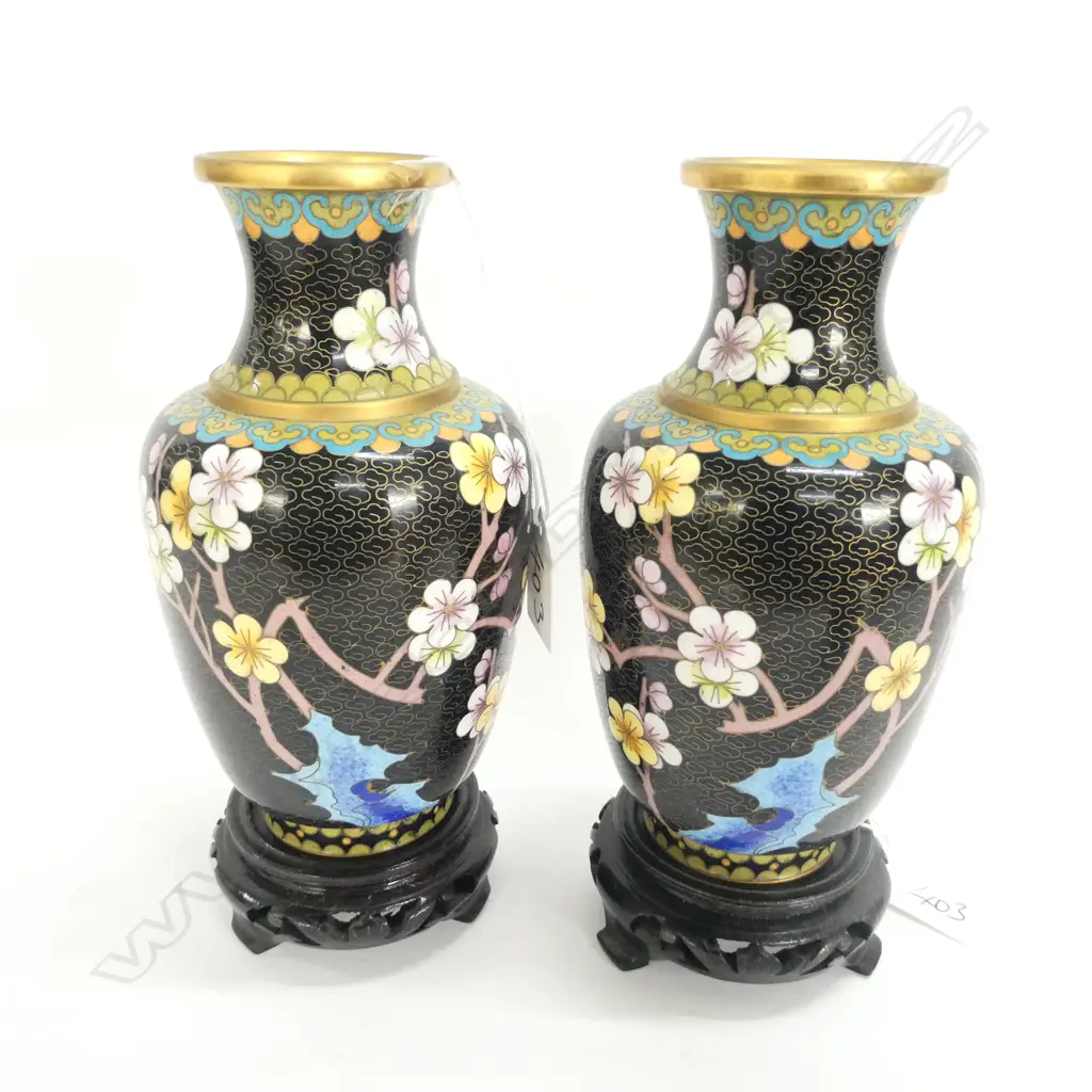 A PAIR OF CLOISONNE VASES WITH FLORAL DECORATION ON A BLACK GROUND H 210 MM + STANDS Image 1++