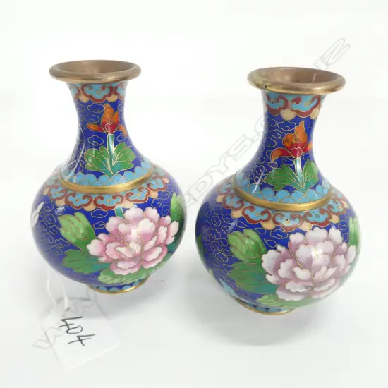 PAIR OF CLOISONNE VASE WITH FLORAL DECORATION ON A BLUE GROUND H 110 MM 