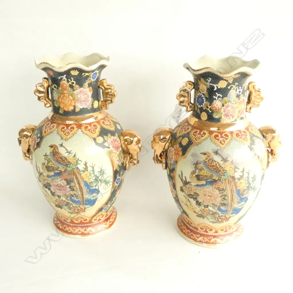 A PAIR OF VINTAGE CHINESE HANDPAINTED VASES H.315mm Image 1++