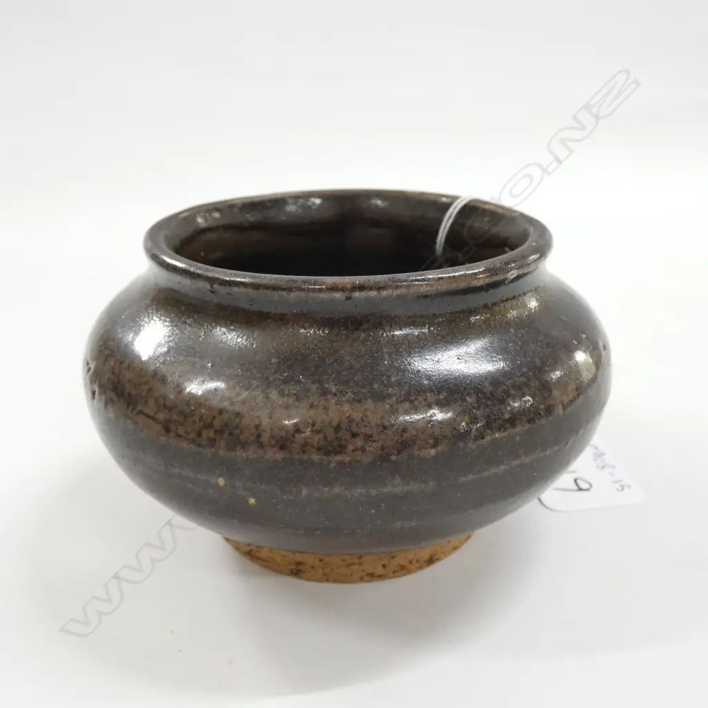 CHINESE PROVINICAL SMALL DARK GLAZE SQUAT VASE, DIA.110mm Image 1++