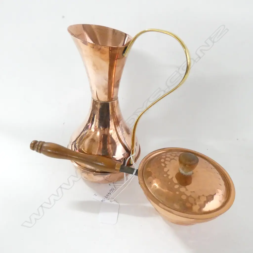 COPPER JUG (H.215MM) & SMALL LIDDED COPPER SAUCEPAN (DIA. 115MM) Image 1++