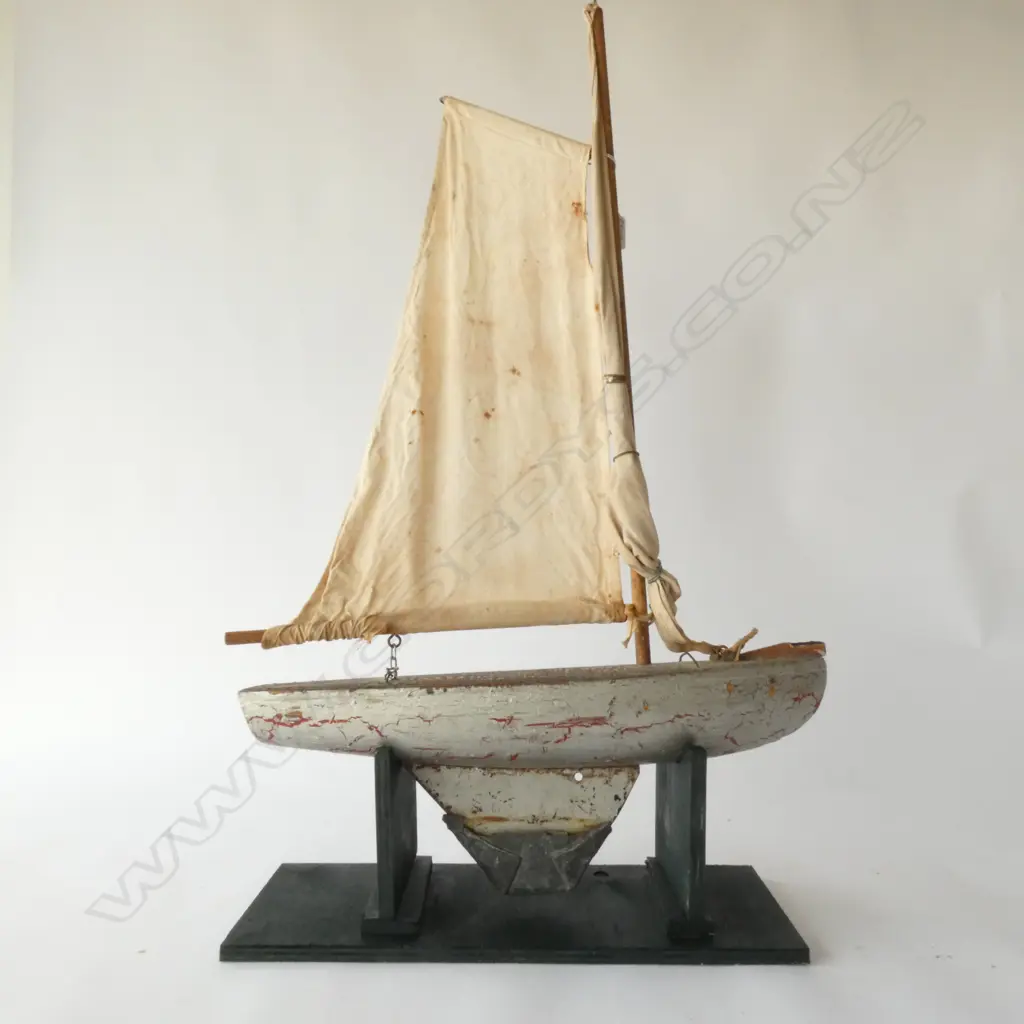 EARLY 20thC POND YACHT 'SEA SPRAY' L.480mm Image 1++
