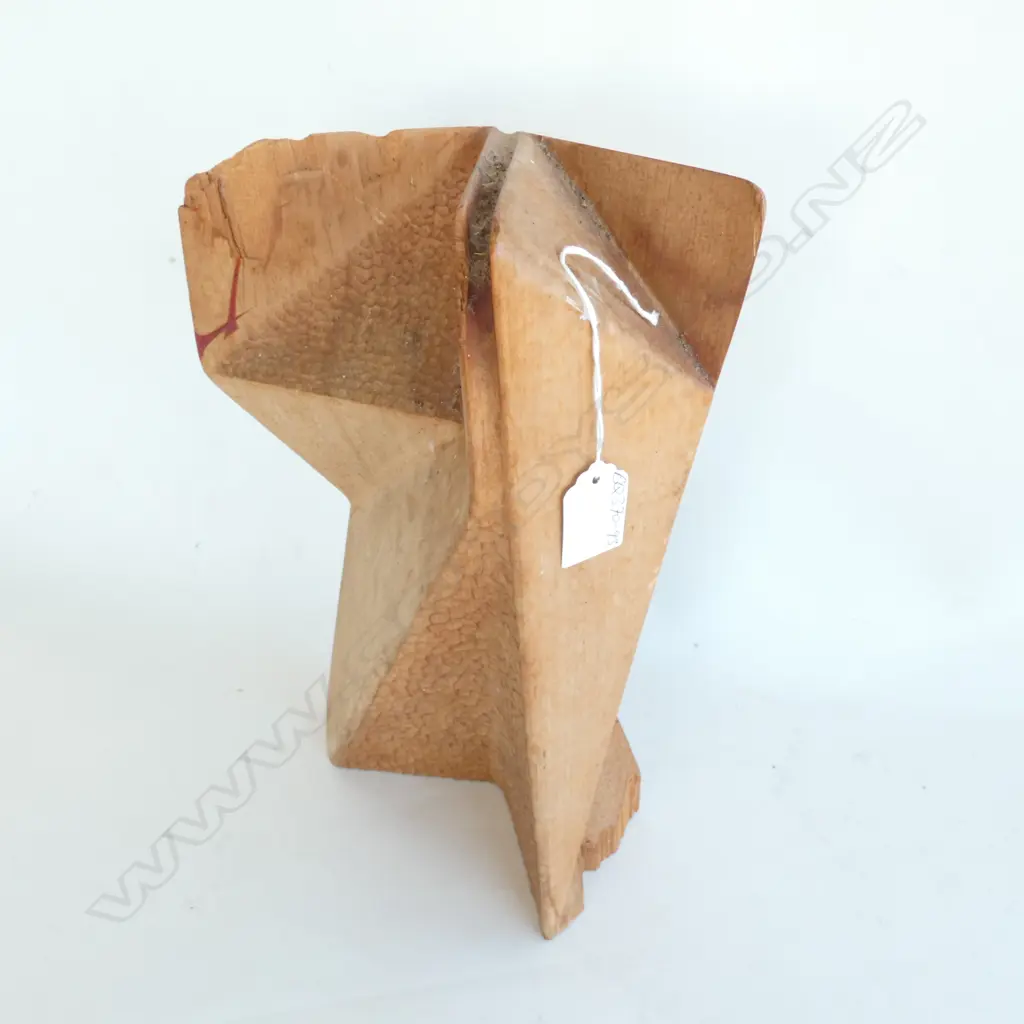 CARVED KAURI SCULPTURE BY RTS. H.325mm CHIPPED Image 1++