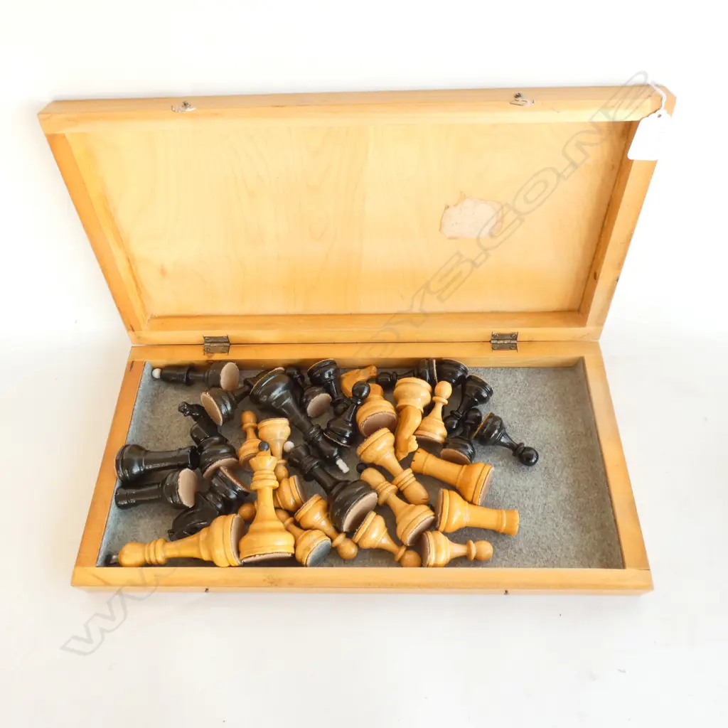 RUSSIAN CHESS SET  Image 1++