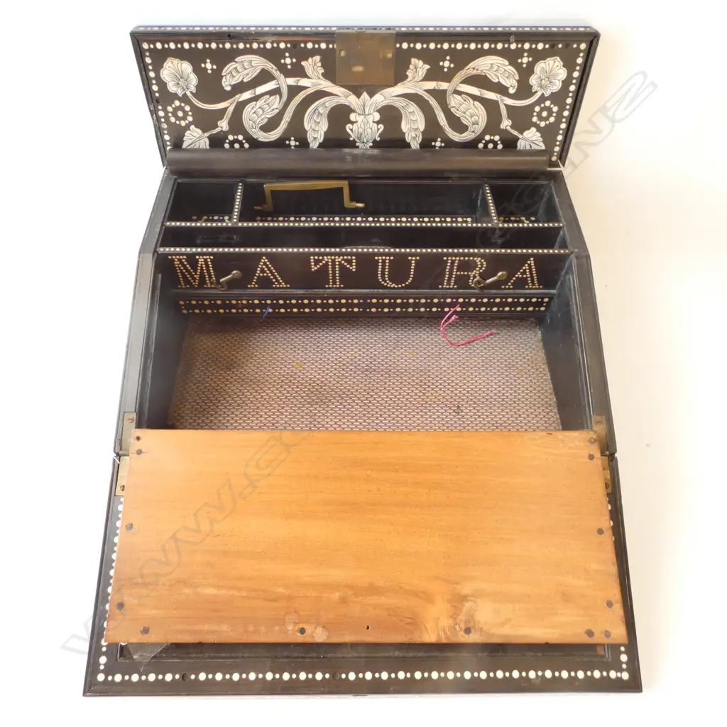 PORCUPINE QUILL WRITING SLOPE  Image 1++