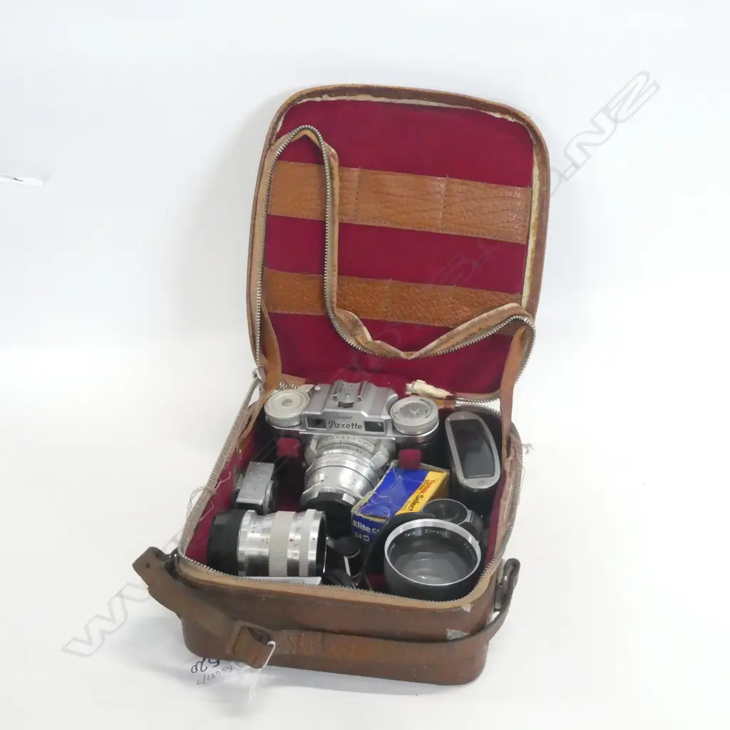 SUPER PAXETTE CAMERA  ACCESSORIES IN CASE Image 1++