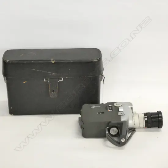 8MM CANON MOVIE CAMERA IN CASE