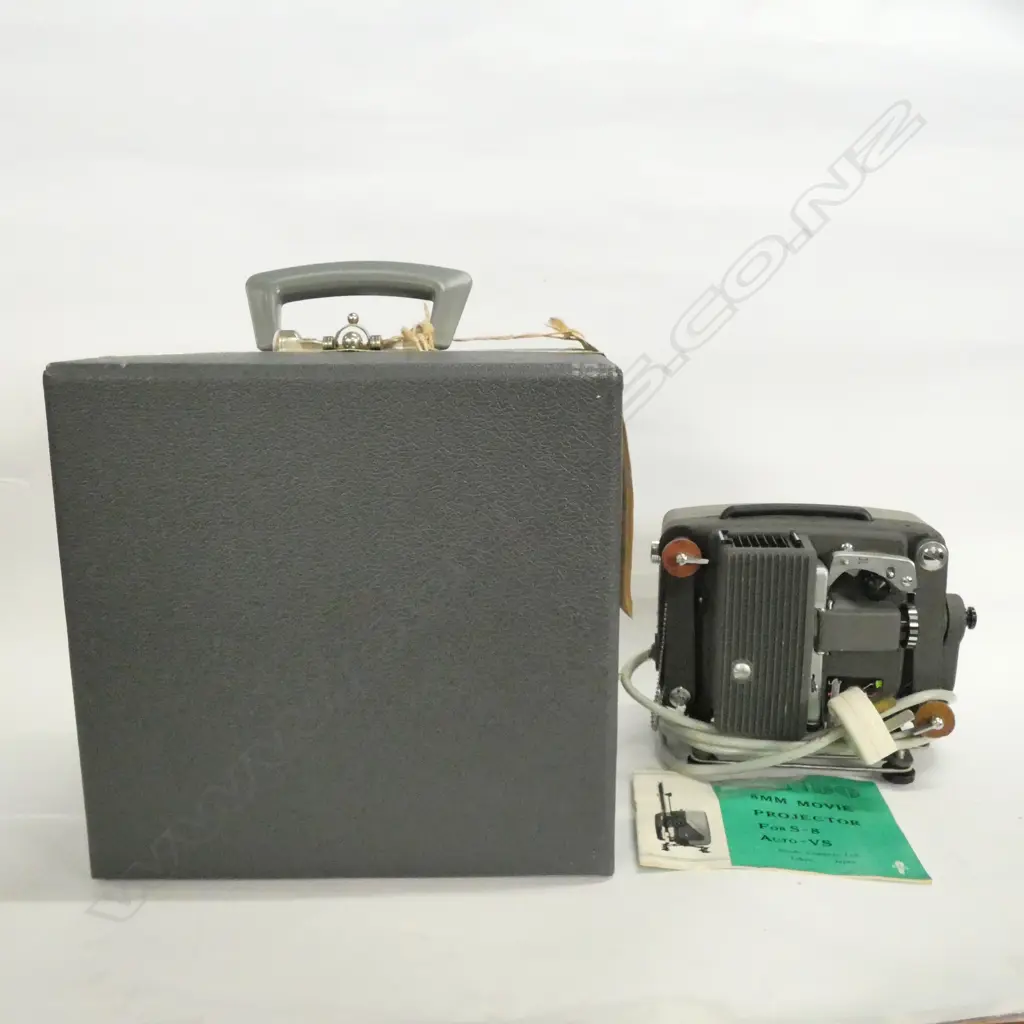 CHINON GENESIS III + MINOLTA WEATHERMATIC DUAL 35 + BOXED KINON POCKET Image 1++