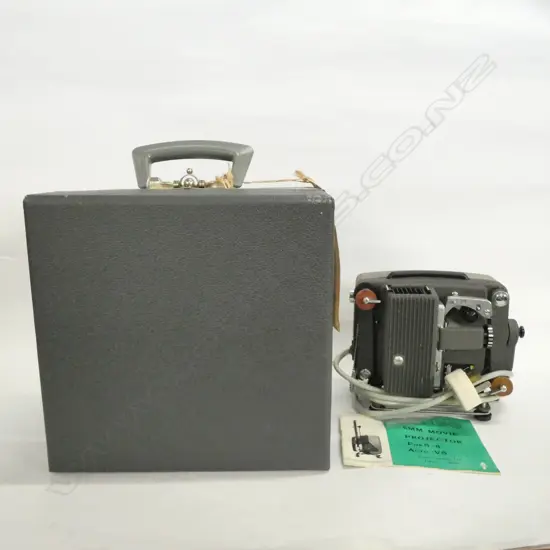 CHINON GENESIS III + MINOLTA WEATHERMATIC DUAL 35 + BOXED KINON POCKET