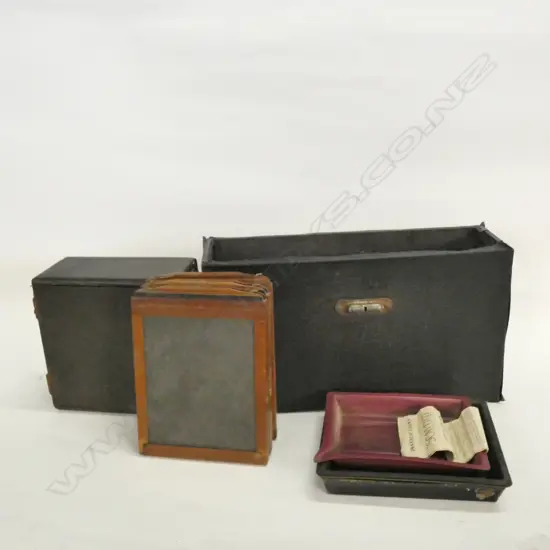 VINTAGE FOLDING T.B GUNLACH CAMERA