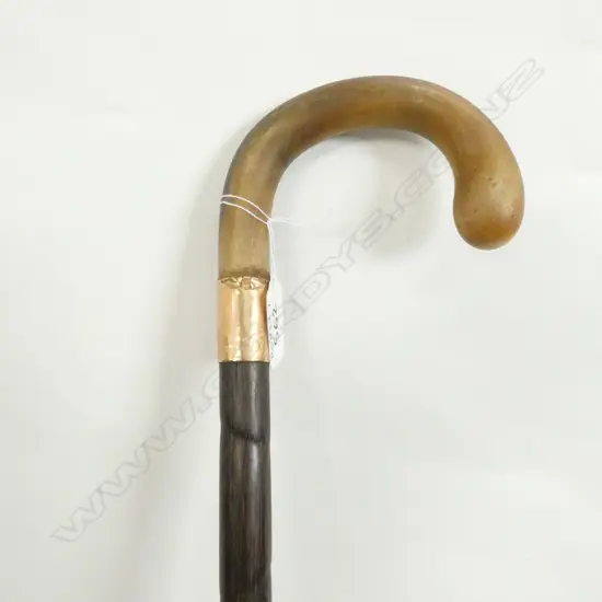 OLD 9CT GOLD MOUNTED WALKING STICK HORN HANDLE