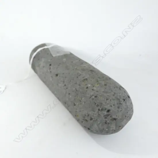 PACIFIC VOLCANIC IGNEOUS STONE ROCK, CLUB SHAPED L. 175MM