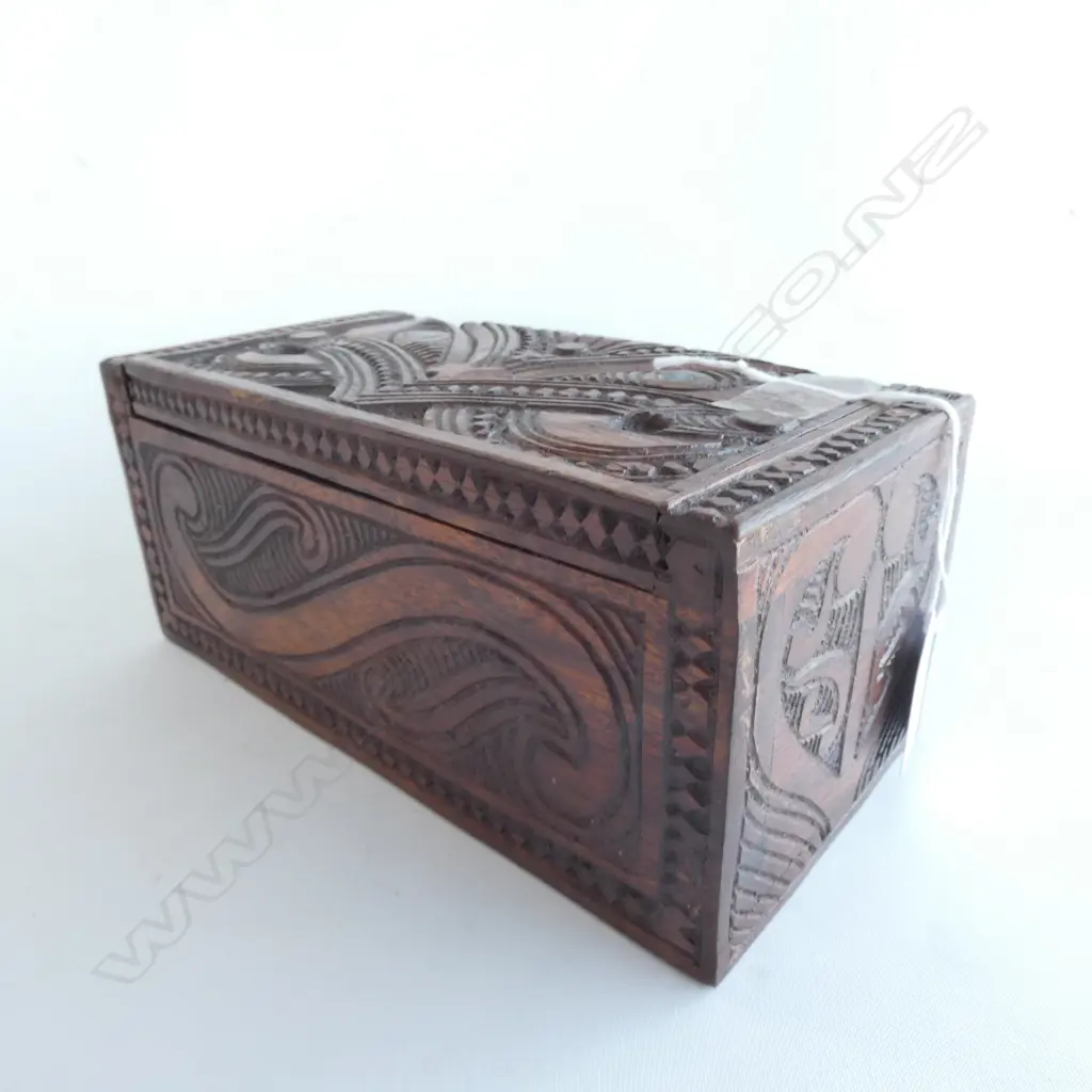 CARVED MAORI BOX L. 200MM Image 1++