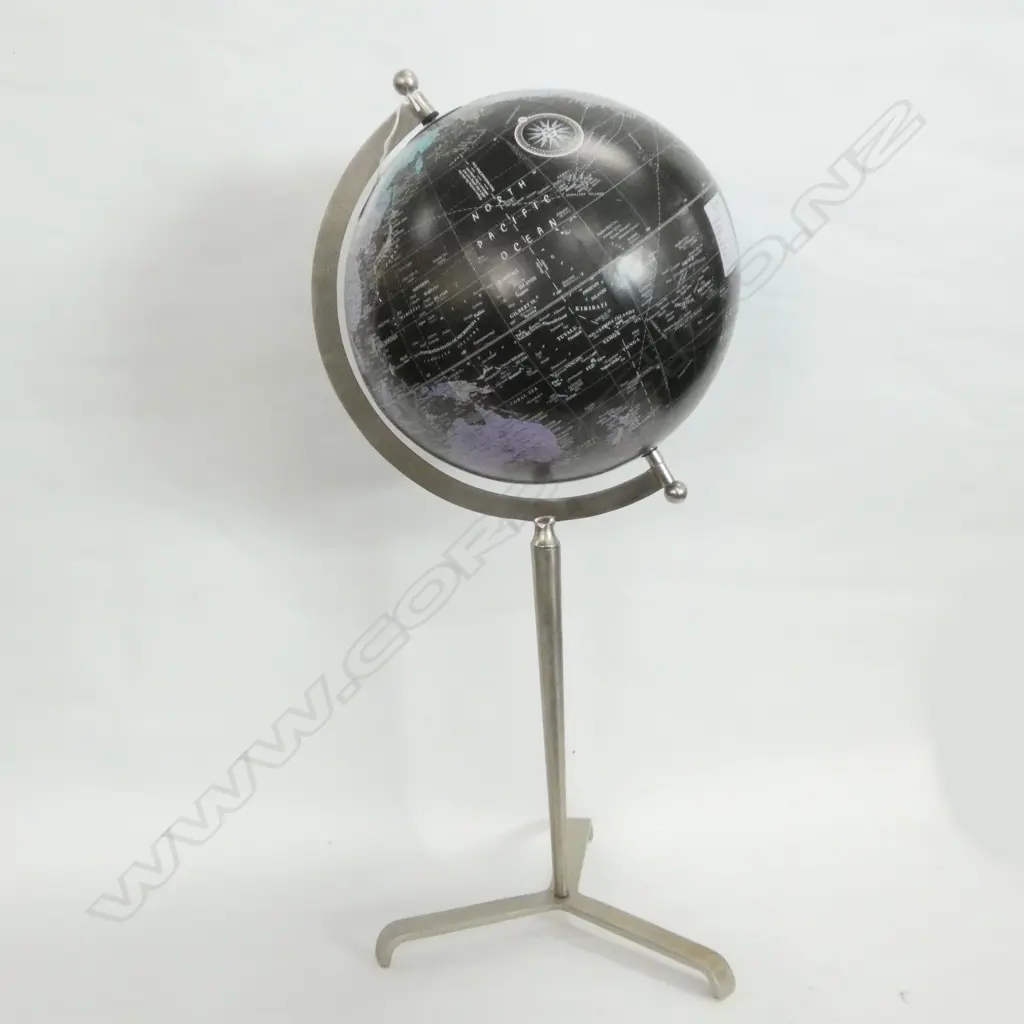 GLOBE ON STAND H. 700MM Image 1++
