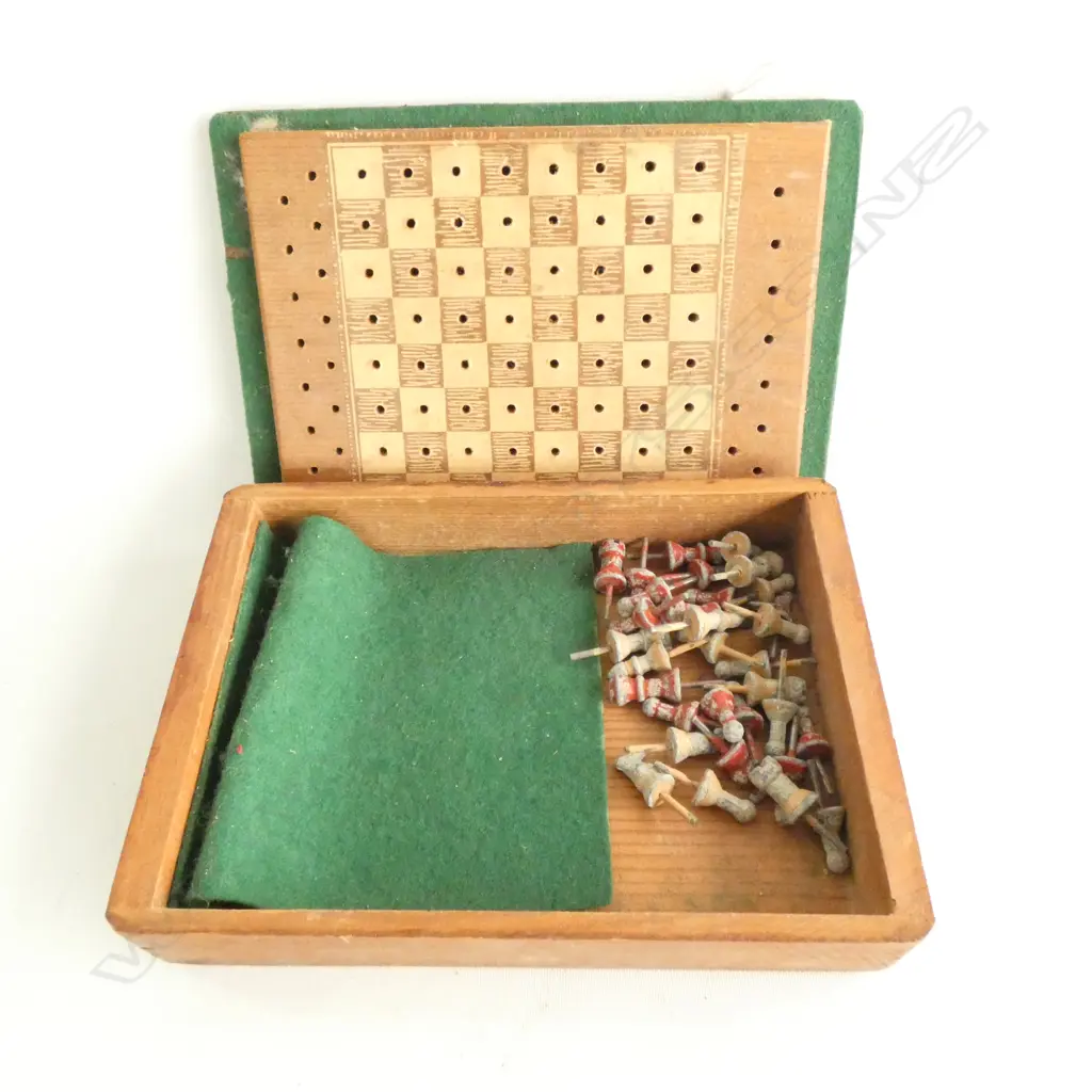 CHESS SET IN BOX, WWI ERA,  Image 1++