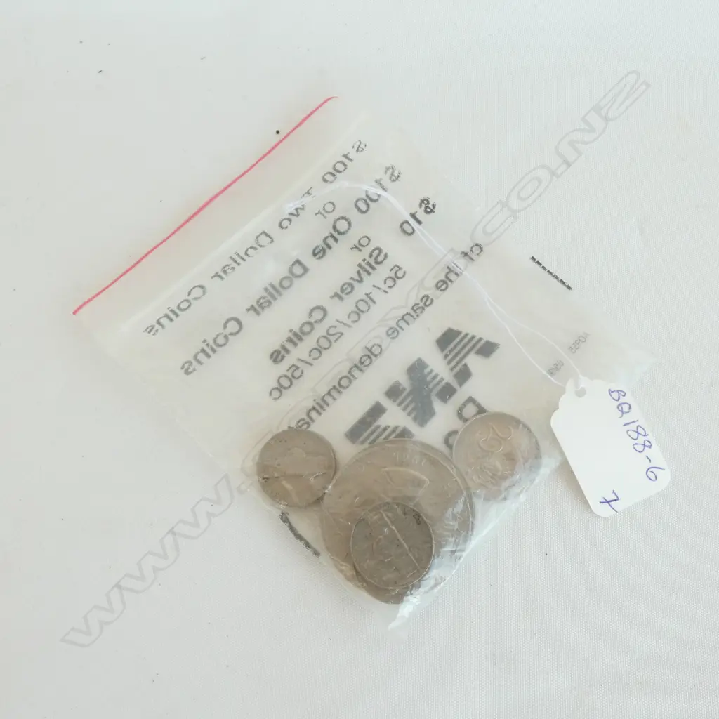 SMALL BAG SEVEN ASSORTED COINS Image 1++
