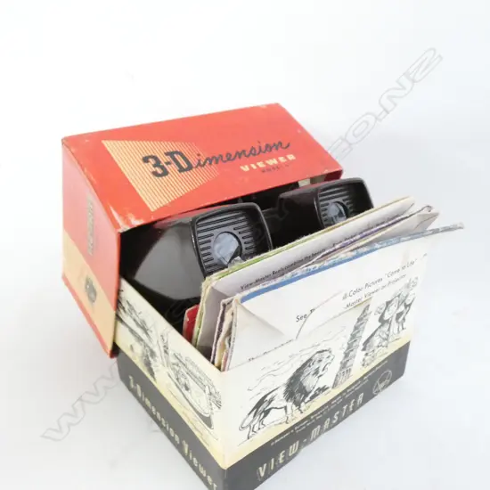 VIEW MASTER MODEL E. IN BOX WITH SOME SLIDES