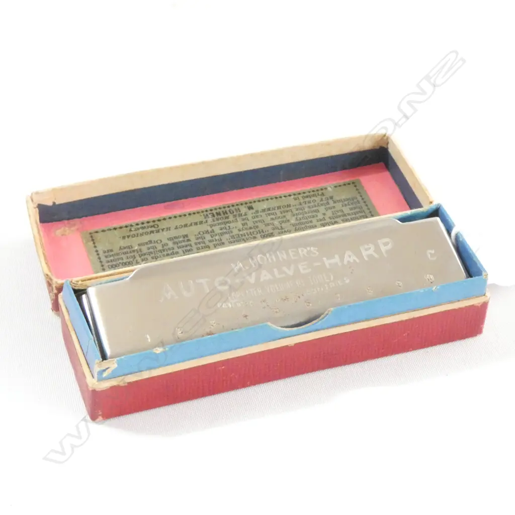 VINTAGE HARMONICA, M HOHNER - GERMANY - 'THE PRO", IN ORIGINAL BOX Image 1++