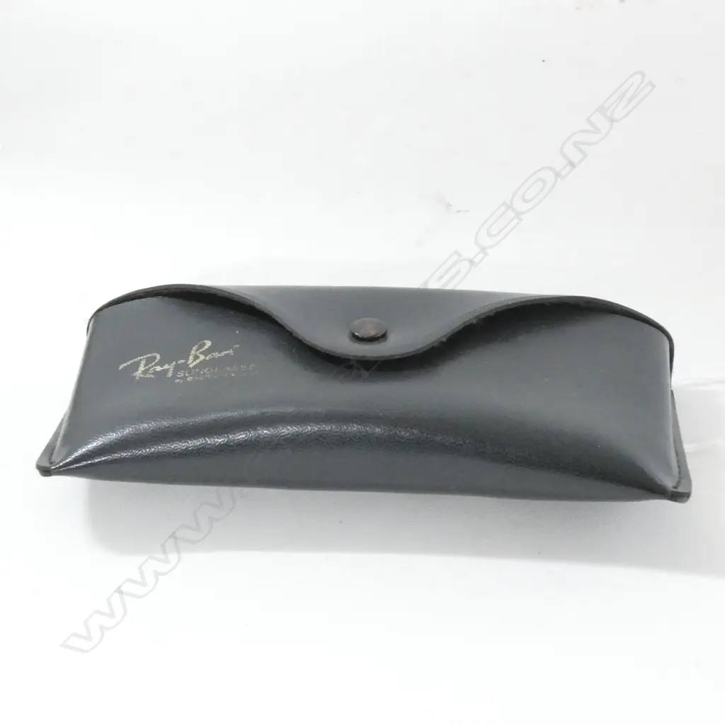 SUNGLASSES, RAYBAN EARLY RETRO SUNNIES, VERY COOL Image 1++