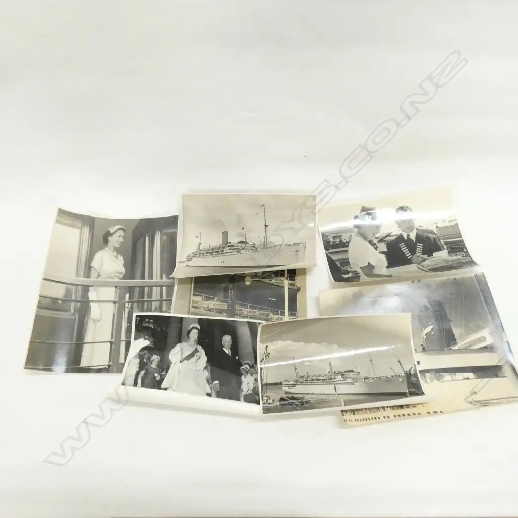 1950s press photographs including QEII  royal visit  Image 1++