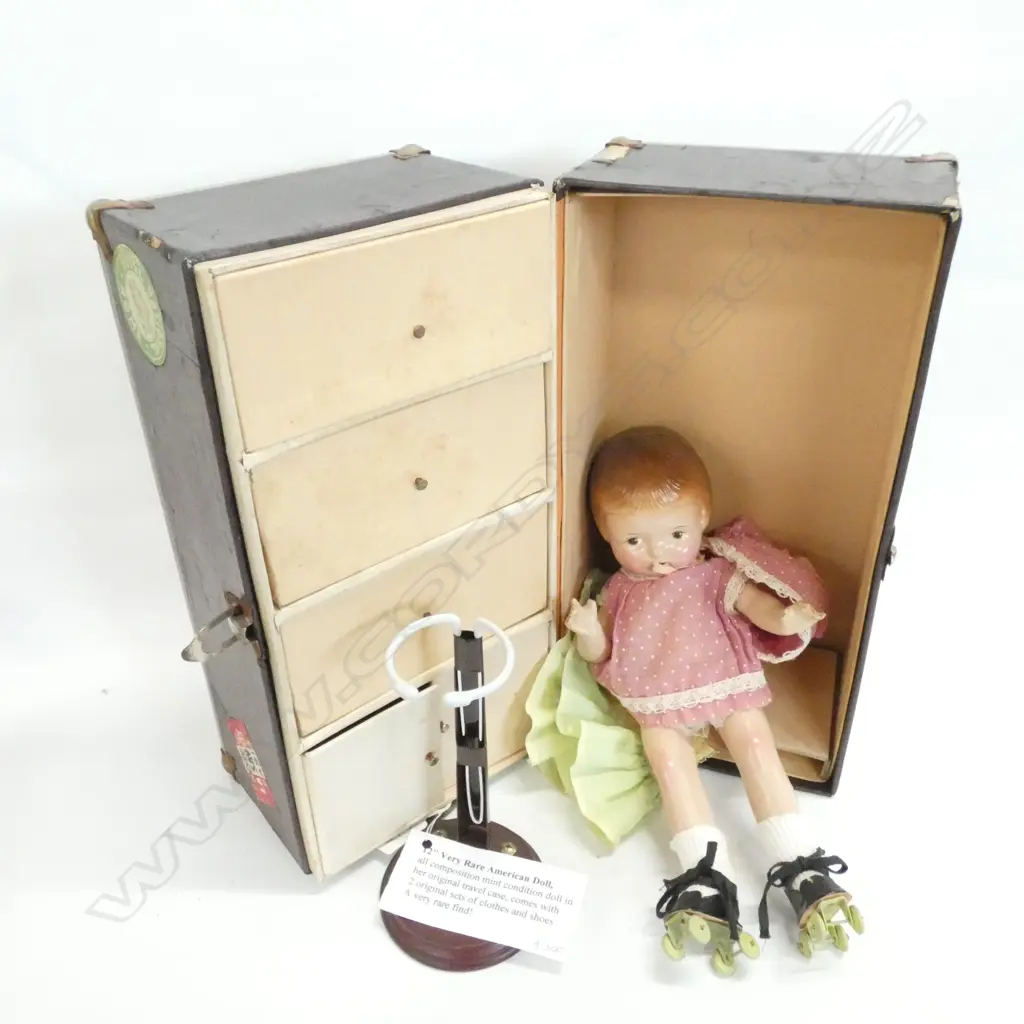 VINTAGE AMERICAN DOLL ON SKATES WITH SUITCASE WARDROBE ETC Image 1++