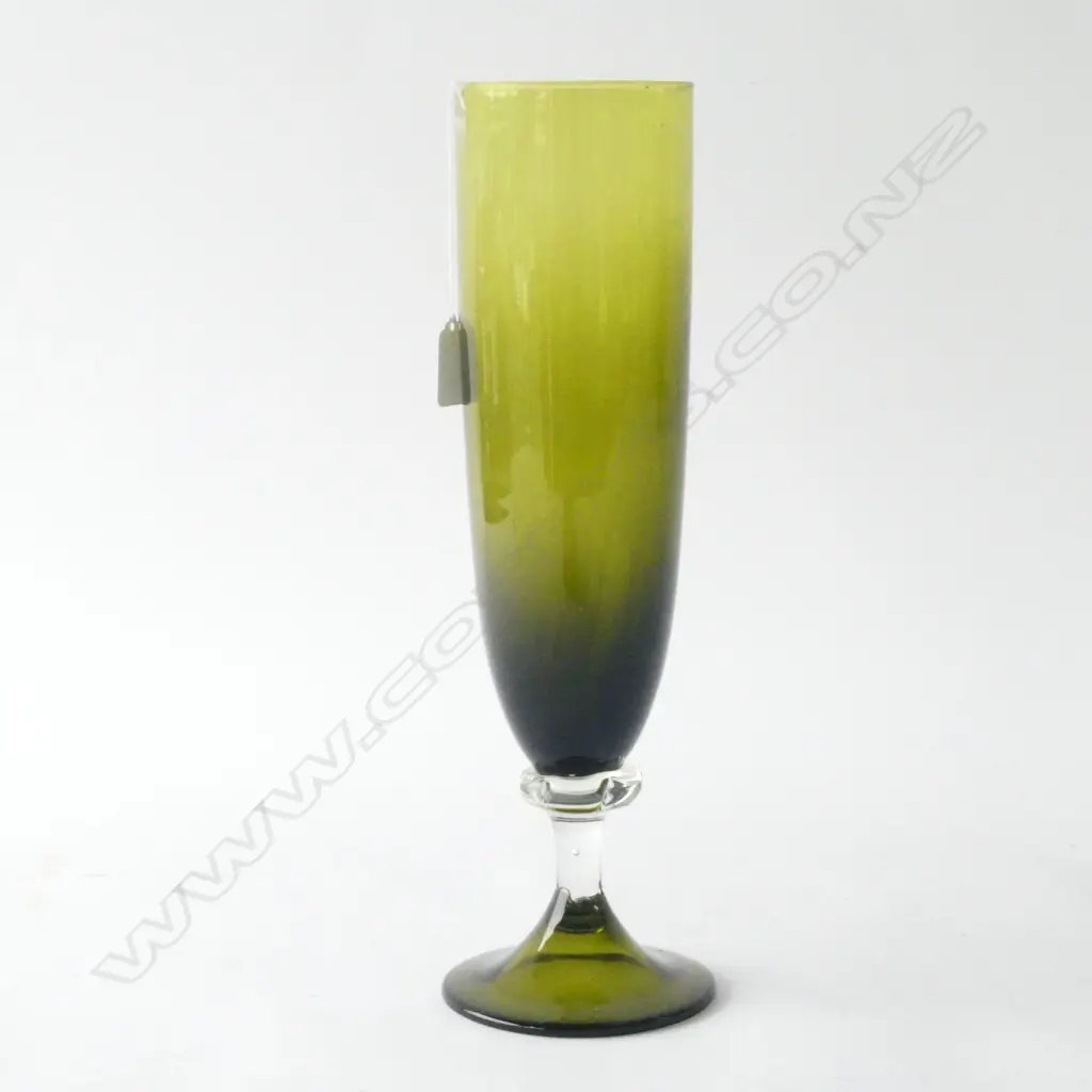 MID CENTURY LG OLIVE GREEN GLASS VASE. H. 370MM Image 1++
