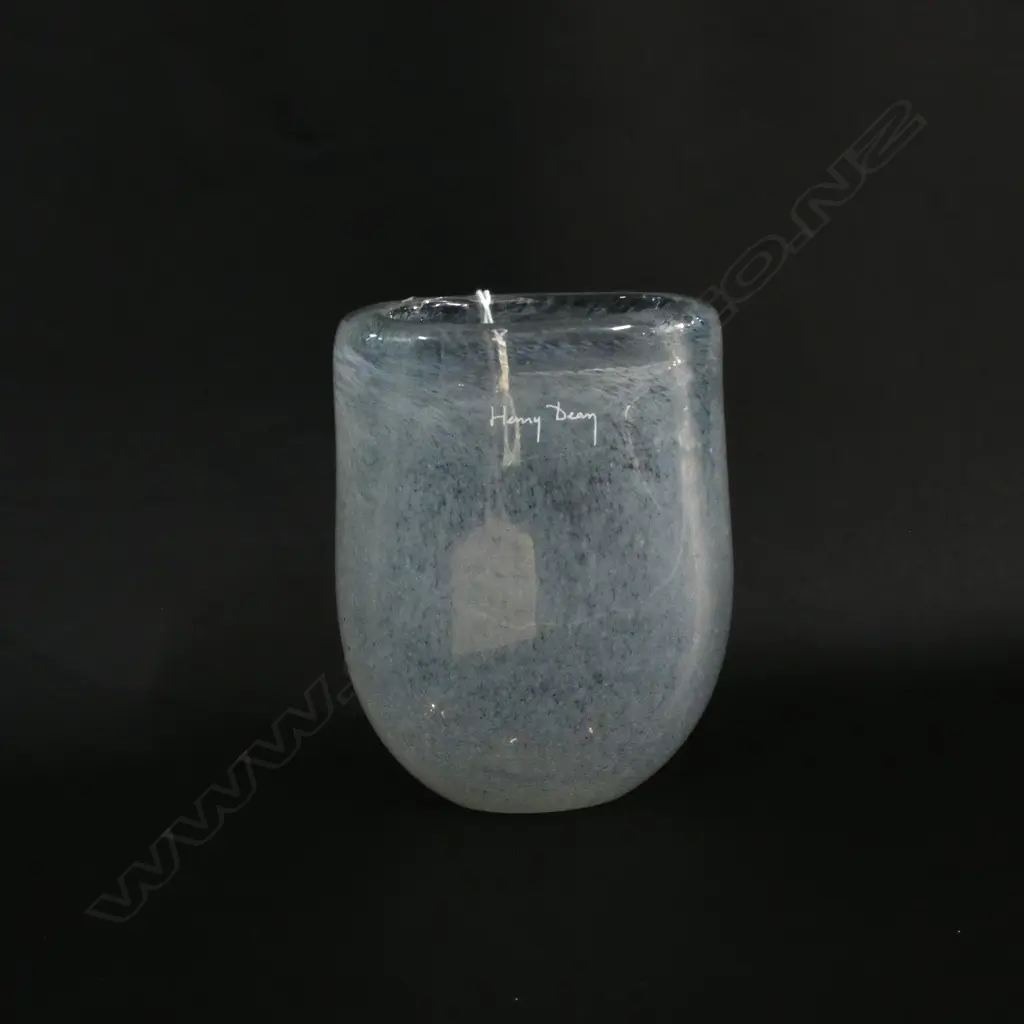 HENRY DEAN GLASS VASE  Image 1++