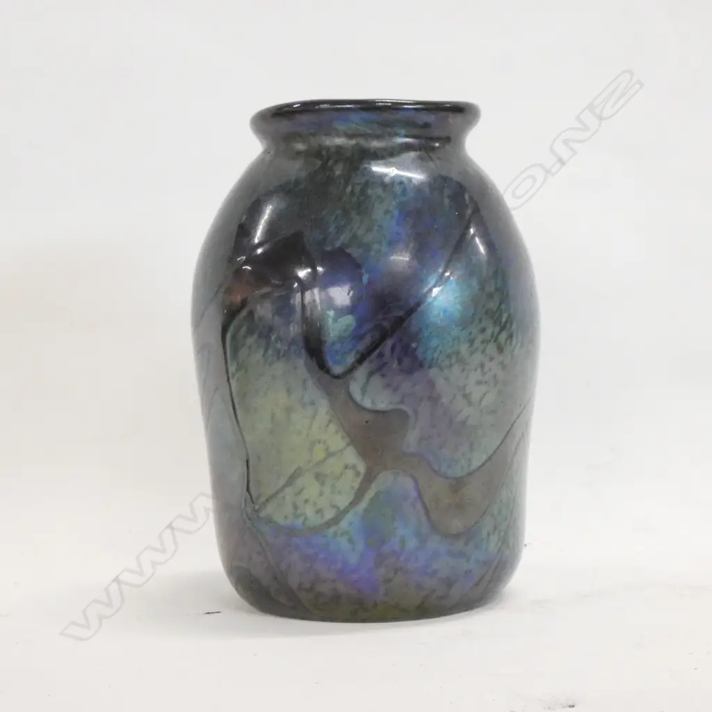 GARY NASH IRIDESCENT GLASS VASE 1994 Image 1++