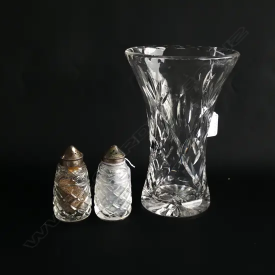 LG CRYSTAL VASE (H.200MM) & PAIR GLASS & EPNS S & P SHAKERS (H. 95MM)