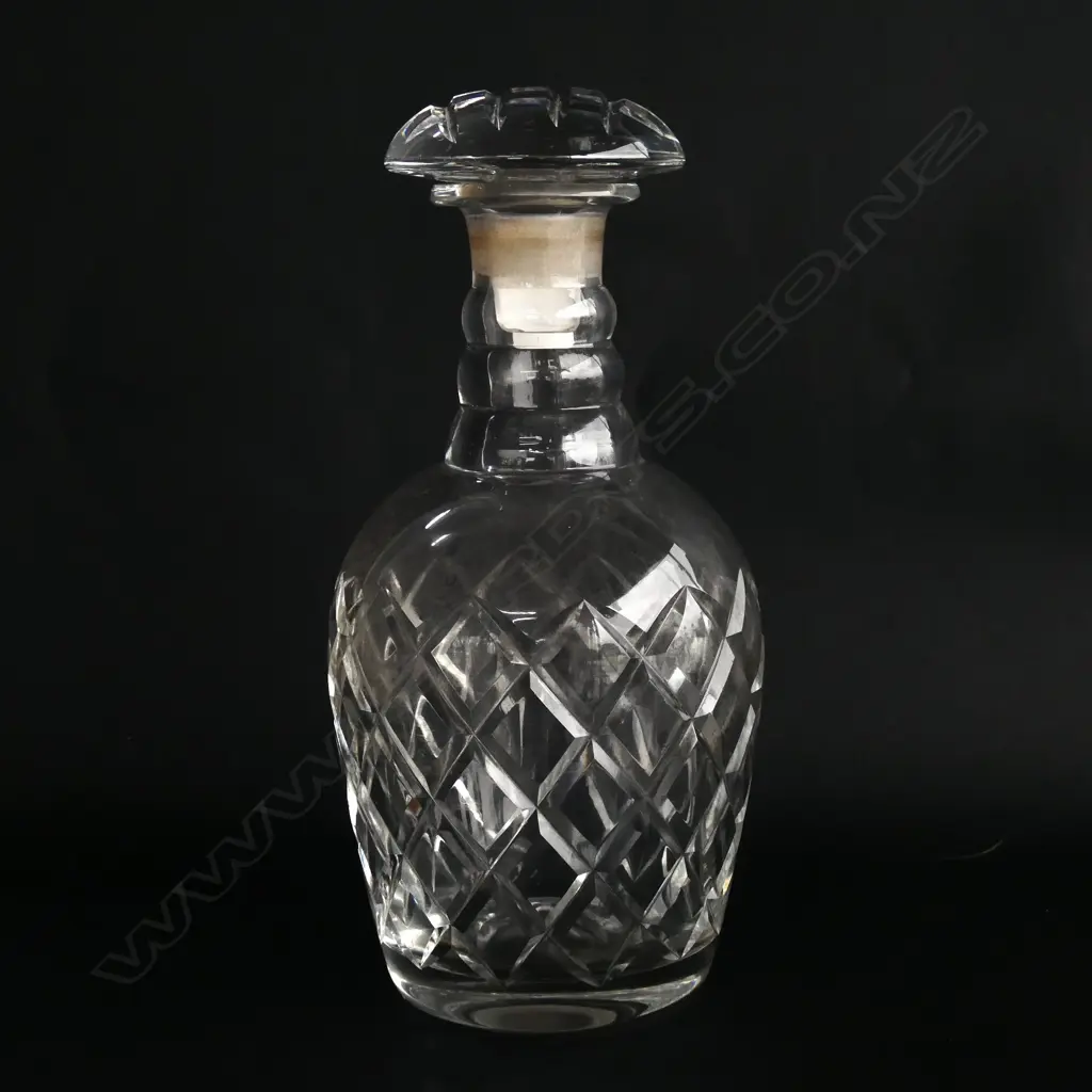 CRYSTAL DECANTER Image 1++