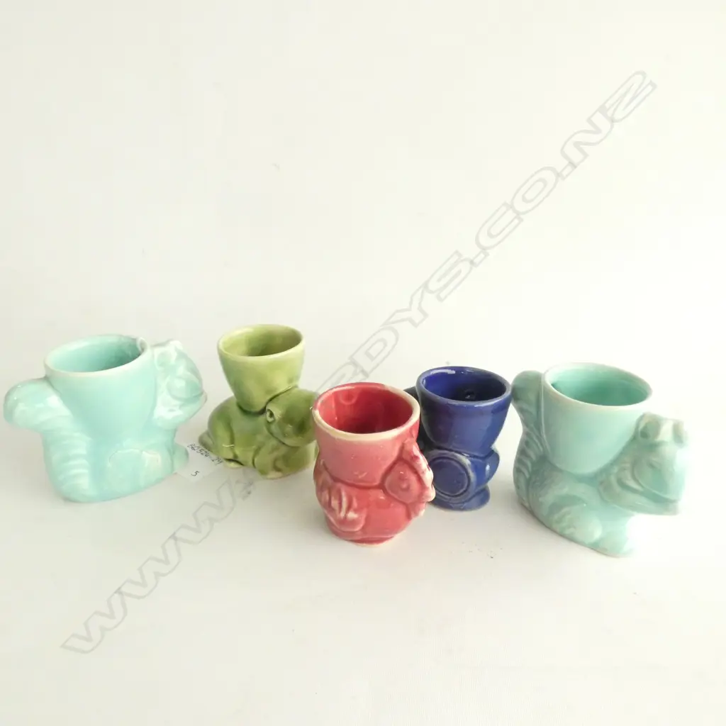 FIVE CROWN LYNN EGG CUPS - 2 AQUA SQUIRRELS,  PINK CHICKEN,  GREEN FROG & BLUE RABBIT Image 1++